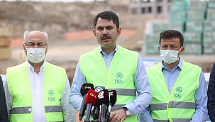 Bakan Kurum Depremzedelerin sorunlarını dinledi
