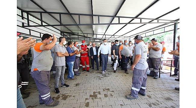 Başkan Sandal, Tüm Personeliyle Tek Tek Bayramlaştı
