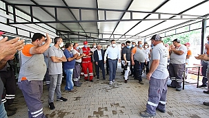 Başkan Sandal, Tüm Personeliyle Tek Tek Bayramlaştı