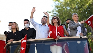 Bayraklı'da 19 Mayıs Coşkusu Mahallelerde Yaşandı