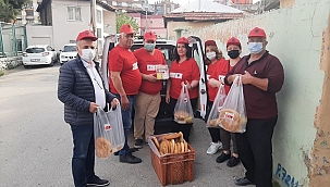 ÇAMERİA ARNAVUTLARI İhtiyaç sahiplerine İftar yemeği dağıttı