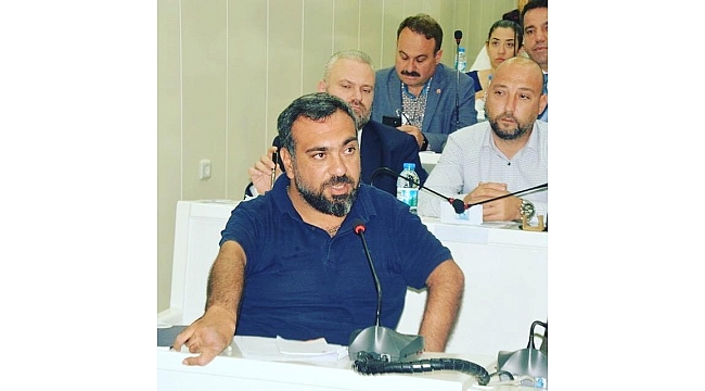 "Fotoğraflarda poz vermekle olmuyor"
