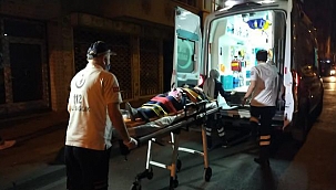 İki bina arasındaki boşluğa düşen kızı itfaiye kurtardı