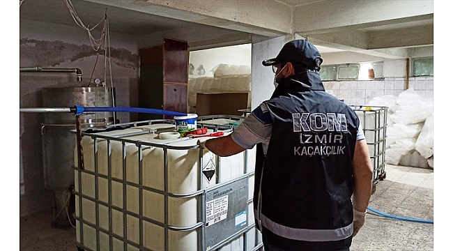 İzmir'de bir depoda 3 bin 500 litre etil alkol ele geçirildi