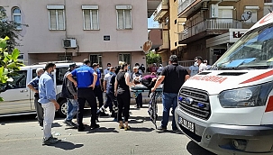 İzmir'de motosiklet yayaya çarptı: 2 yaralı