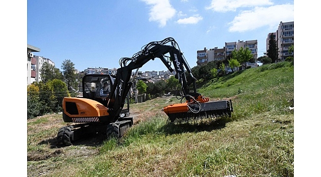 Karabağlar parklarına son teknoloji araç
