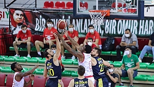 Pınar Karşıyaka İstanbul'da kaybetti