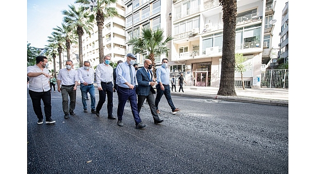Soyer, Talatpaşa Bulvarı’ndaki asfalt çalışmalarını inceledi