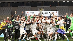 Süper Lig'e yükselen Altay, kupasını aldı
