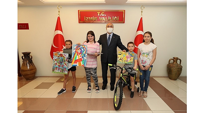 Vali Köşger,dereceye giren öğrencileri ödüllendirdi