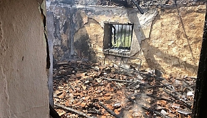 Yangında müstakil ev kullanılmaz hale geldi