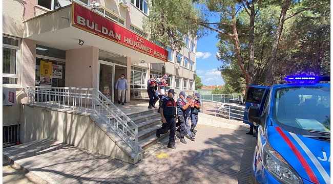 Aile boyu hırsızlık zanlıları