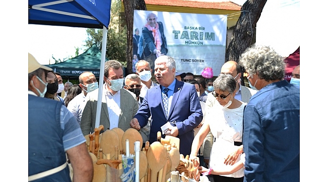 Bergama üretici pazarı açıldı