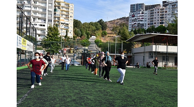 Çiğli’de Kadınlar Sabah Sporunda Buluşuyor