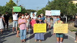 Dikilili vatandaşlar, belediyeye tepki gösterip 'yol' eylemi yaptı