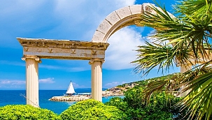 Emre Durmuş İzmir’i Visitİzmir’le Keşfediyor
