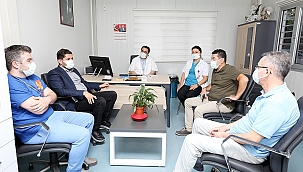 İl Sağlık Müdürü Öztop, Karşıyaka'da aşı uygulamalarını denetledi