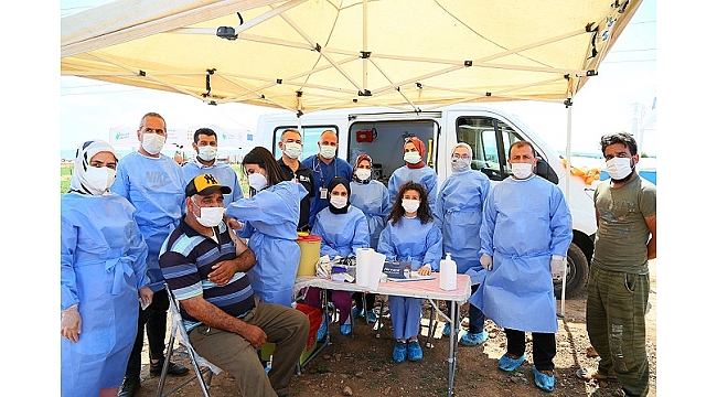 İzmir’de Mevsimlik İşçilere Koronavirüs Aşısı Başladı