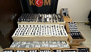 İzmir'de piyasa değeri 6 milyon liralık kaçak ürün ele geçirildi