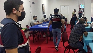İzmir'deki kumar operasyonunda 111 kişiye para cezası