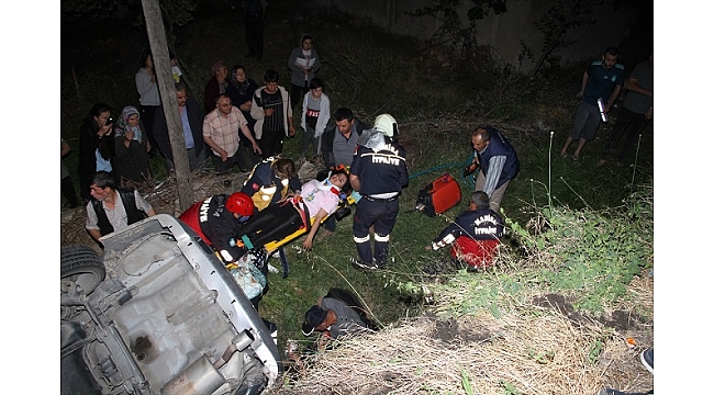 Manisa'daki trafik kazasında 3 kişi yaralandı