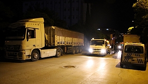 Park halindeki tıra çarpan motosiklet sürücüsü hayatını kaybetti