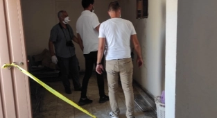 Apartman boşluğunda erkek cesedi bulundu