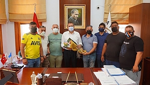 Ayvalık Tostçular Çarşısı Esnafından Teşekkür Çiçeği