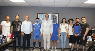 Badmintonda İzmir’in gururu oldular