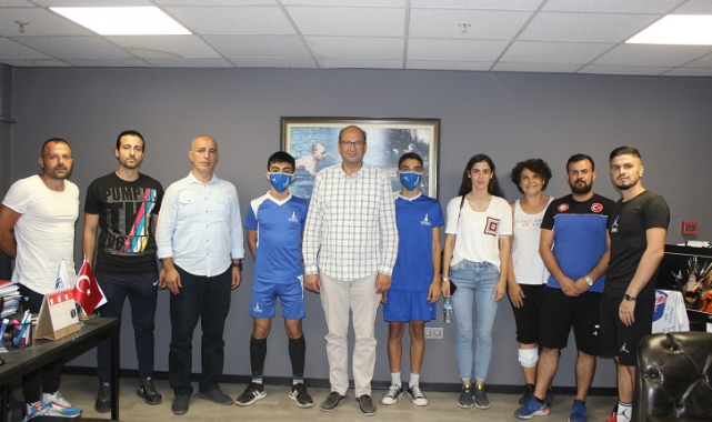 Badmintonda İzmir’in gururu oldular