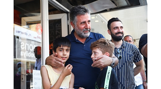 Başkan Sandal, Bayraklı'yı Karış Karış Geziyor