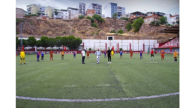 Bayraklı Belediyesinden Anlamlı Turnuva