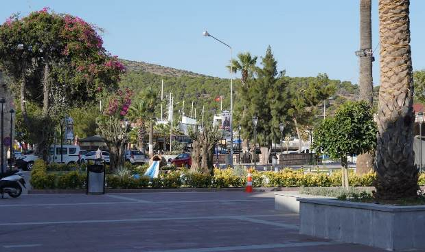 Çeşme yeni meydanına kavuştu!