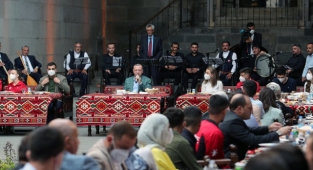 Cumhurbaşkanı Erdoğan Erzurum'da gençlerle buluştu