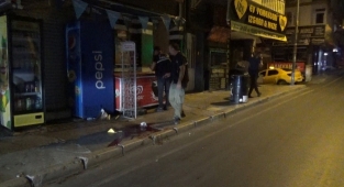 İzmir'de bıçaklı kavga : 1 ölü