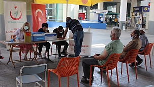 İzotaş İzmir Otogarı’ndaki aşı standı yoğun ilgi görüyor