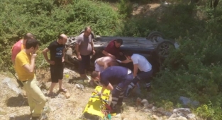 Muğla'da otomobil şarampole devrildi: 5 yaralı