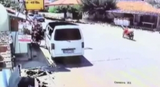 Otomobilin çarptığı çocuk yaralandı