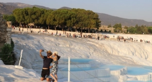 Pamukkale, salgın sonrası dönemin en yüksek ziyaretçi sayısına ulaştı