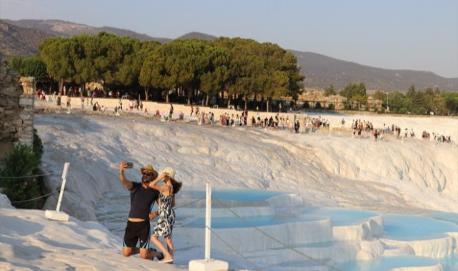 Pamukkale, salgın sonrası dönemin en yüksek ziyaretçi sayısına ulaştı