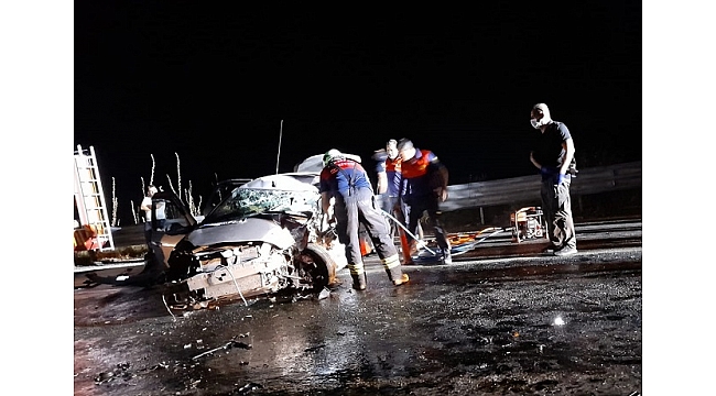 Tır ile otomobil çarpıştı: 1 ölü, 1 yaralı