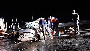 Tır ile otomobil çarpıştı: 1 ölü, 1 yaralı