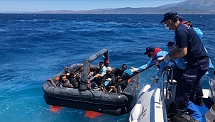 Türk kara sularına itilen 26 sığınmacı kurtarıldı