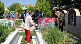 Uşak'ta Kurban Bayramı arifesinde şehitlik ziyareti yapıldı
