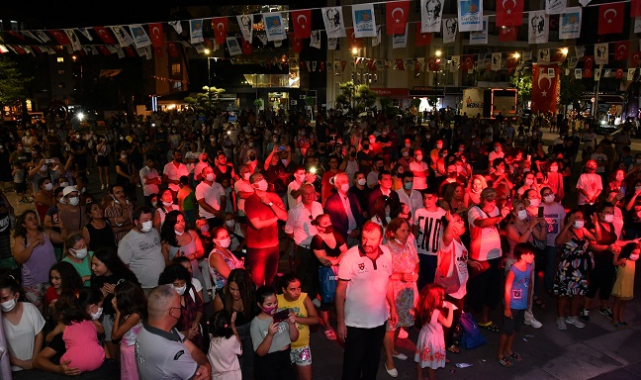 30 Ağustos Narlıdere'de coşkuyla kutlandı!