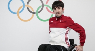 Abdullah Öztürk altın madalya kazandı