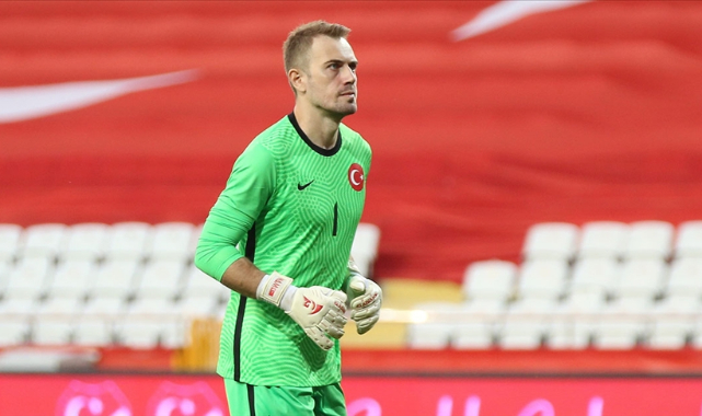Beşiktaş kaleci Mert Günok ile sözleşme imzaladı
