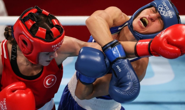 Boks kadınlar 51 kiloda Çakıroğlu gümüş madalya kazandı