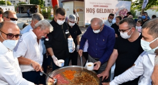 Çiğli’de Aşure İkramı