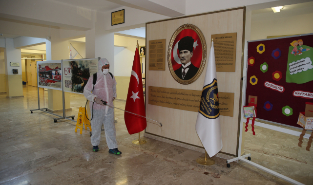 Çiğli’de Okullara Dezenfekte